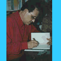 Clique aqui e saiba mais sobre o autor
